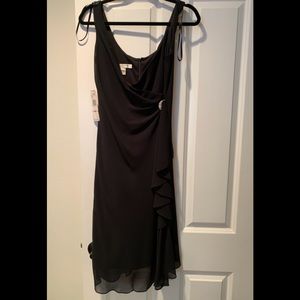 NEVER BEEN WORN little black dress